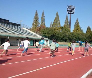 裸足で遊ぶ！　初めての幼稚園向け裸足ラン